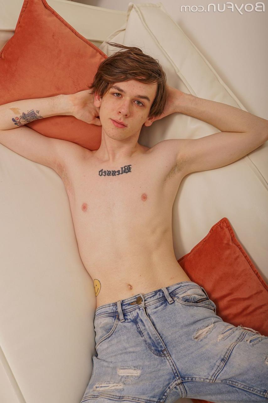 20P Boy Fun Ben Kiss