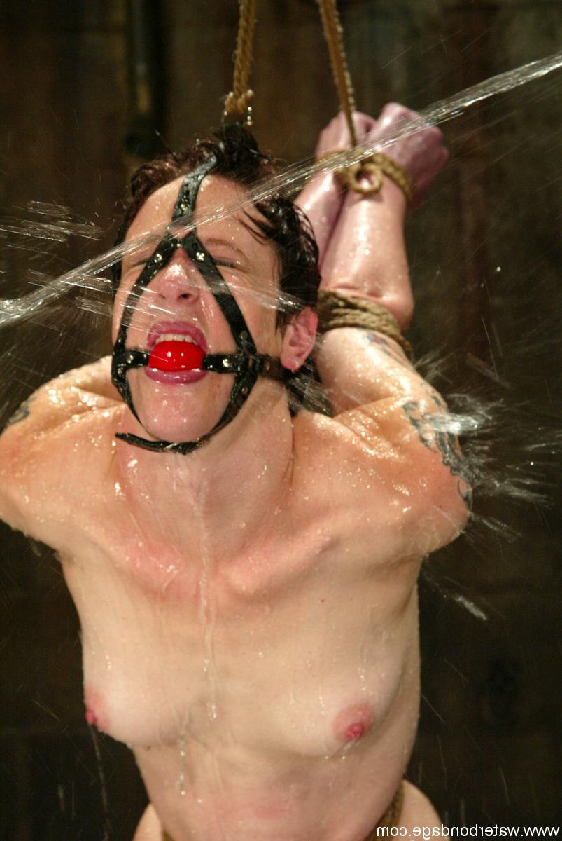 20P L'Eau De La Servitude Nina