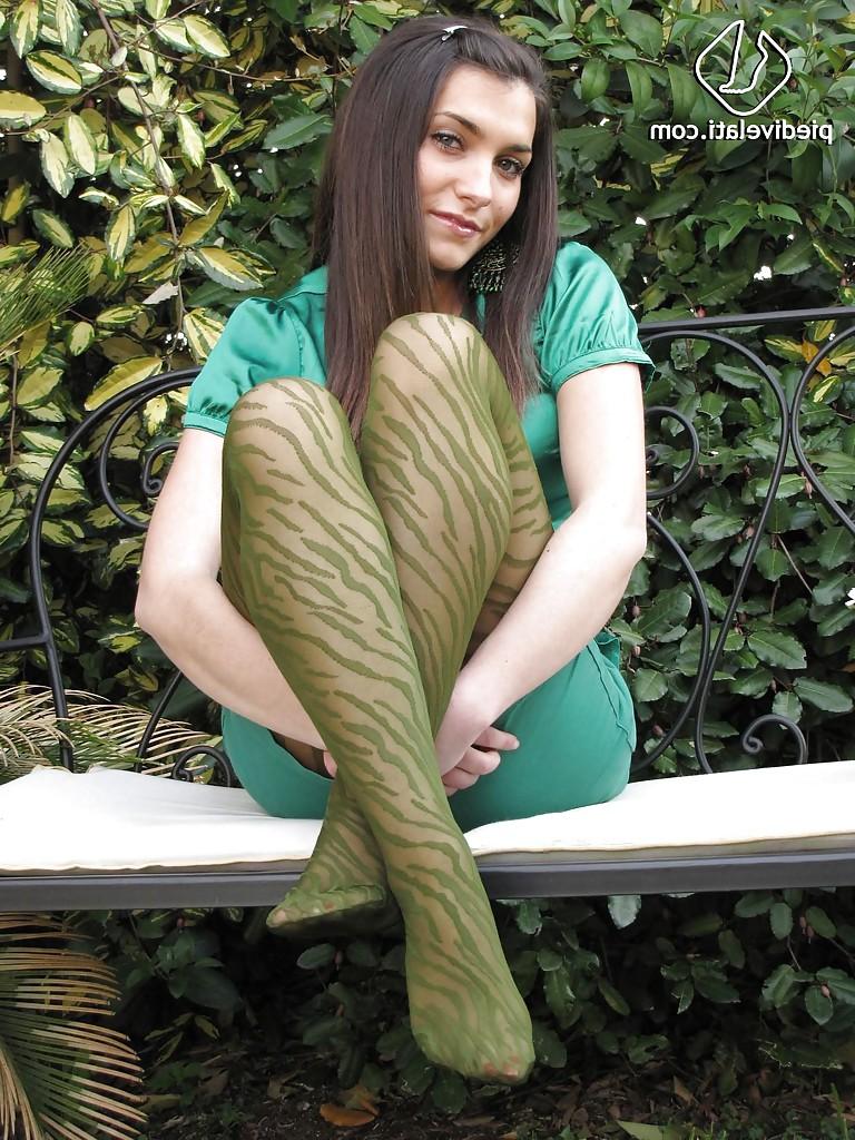 16P Cute looking brunette babe with nice body Valentina is a foot fetish model