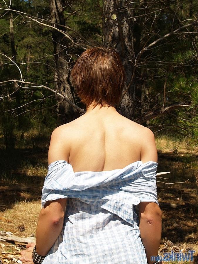 20P Naughty twink strips completely naked & jerks his hard cock outdoors