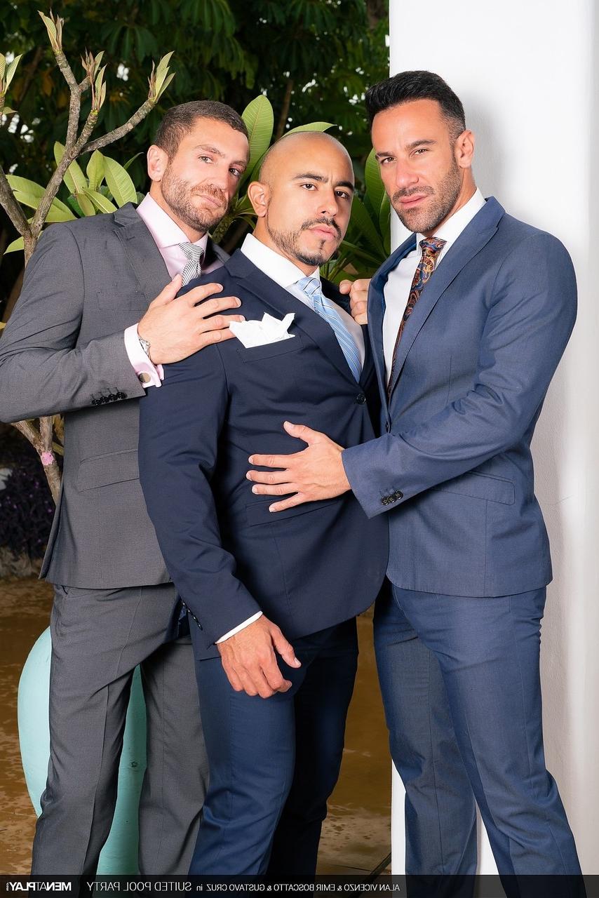 20P Alan Vicenzo, Emir Boscatto & Gustavo Cruz fuck in a gay poolside 3some