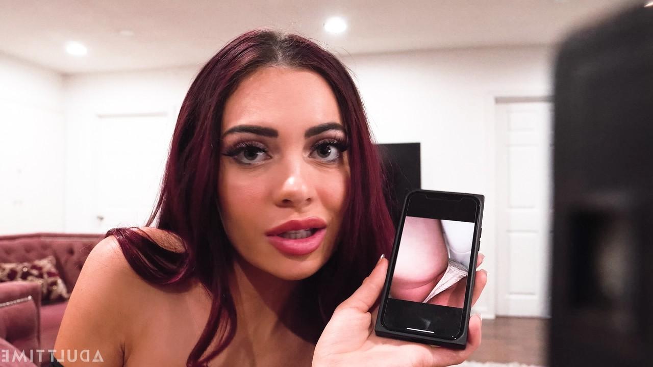 15P Die besten Freundinnen Scarlett Sage und Sabina Rouge experimentieren mit Lesbensex
