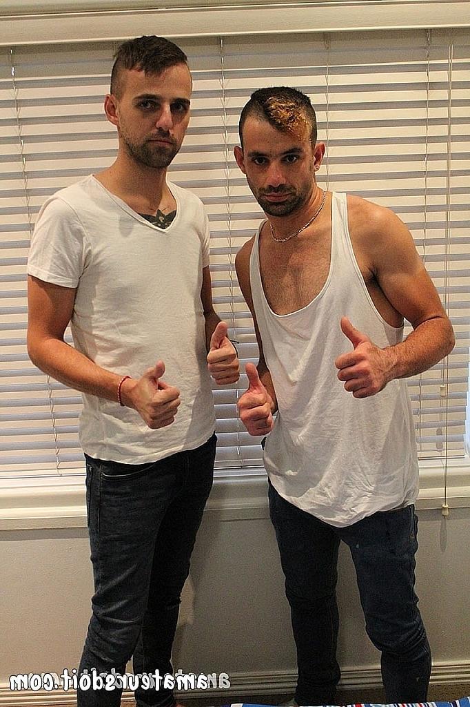 20P Os gays Charlie e Leo Rocca se beijam e fazem um boquete gostoso