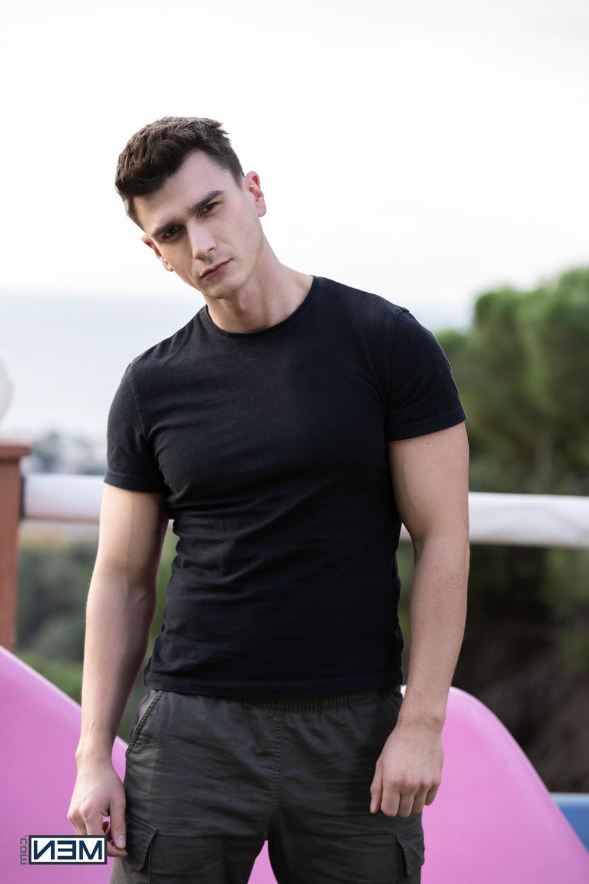 11P Men Com Papi Kocic, Monsieur Deep Voice