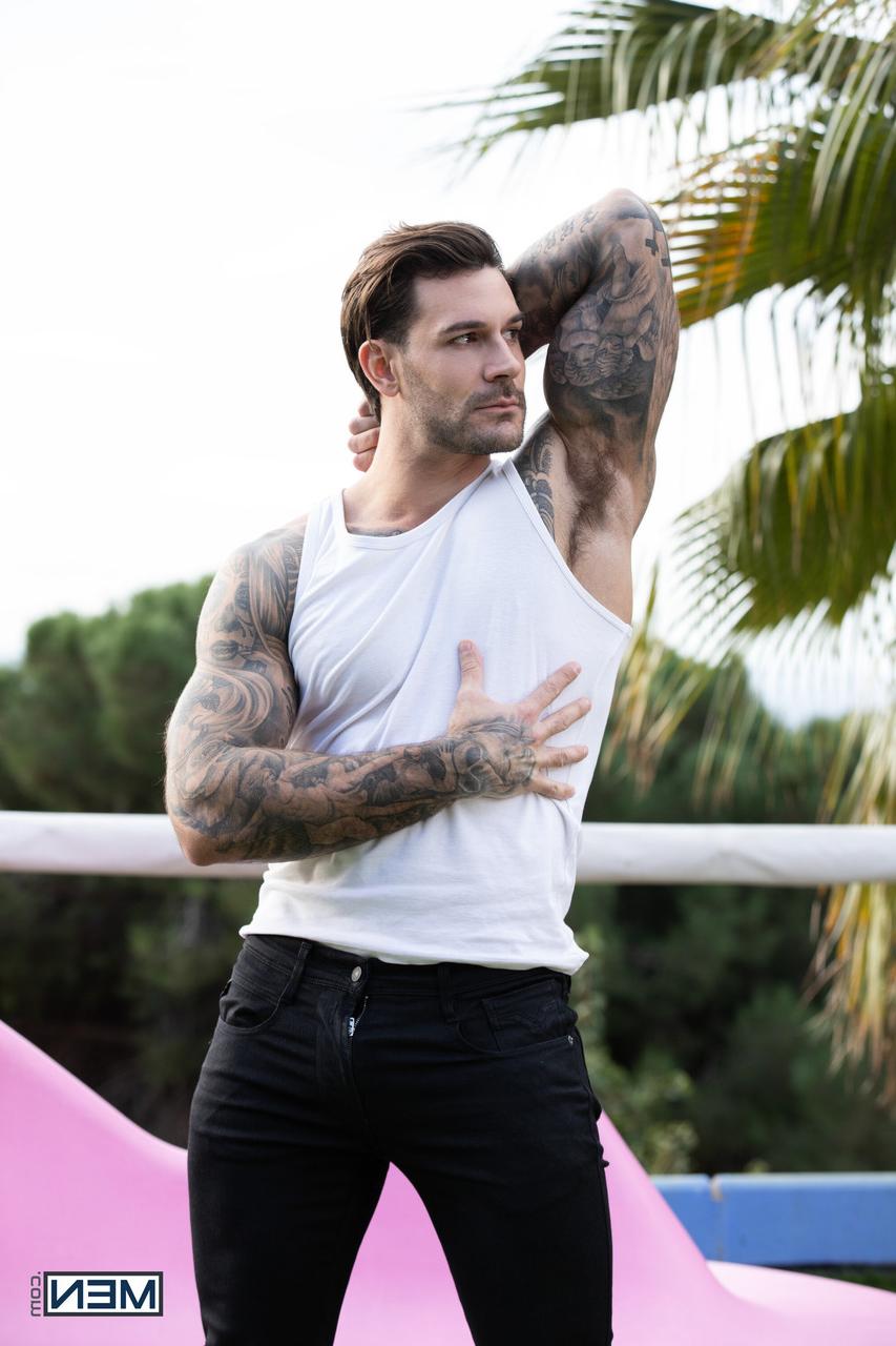 11P Men Com Papi Kocic, Monsieur Deep Voice