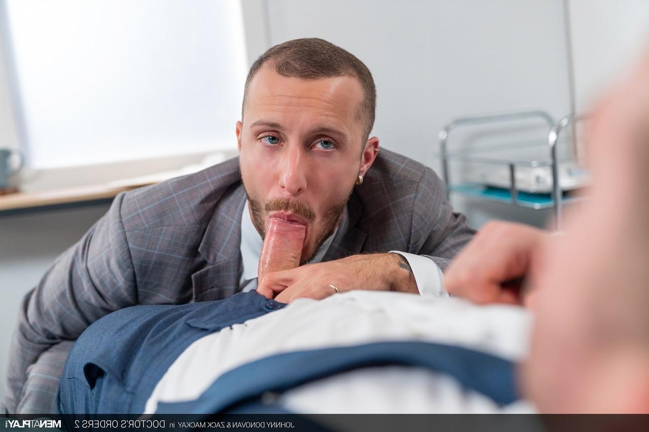 20P Der schwule Arzt Johnny Donovan hat wilden Analsex mit seinem Patienten Zack Mackay