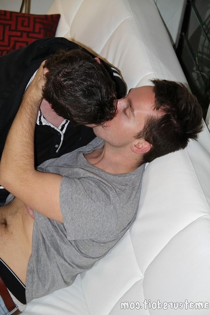 20P Hot twinks Will Weiner & Zach Buttpounder have doggystyle sex and wank