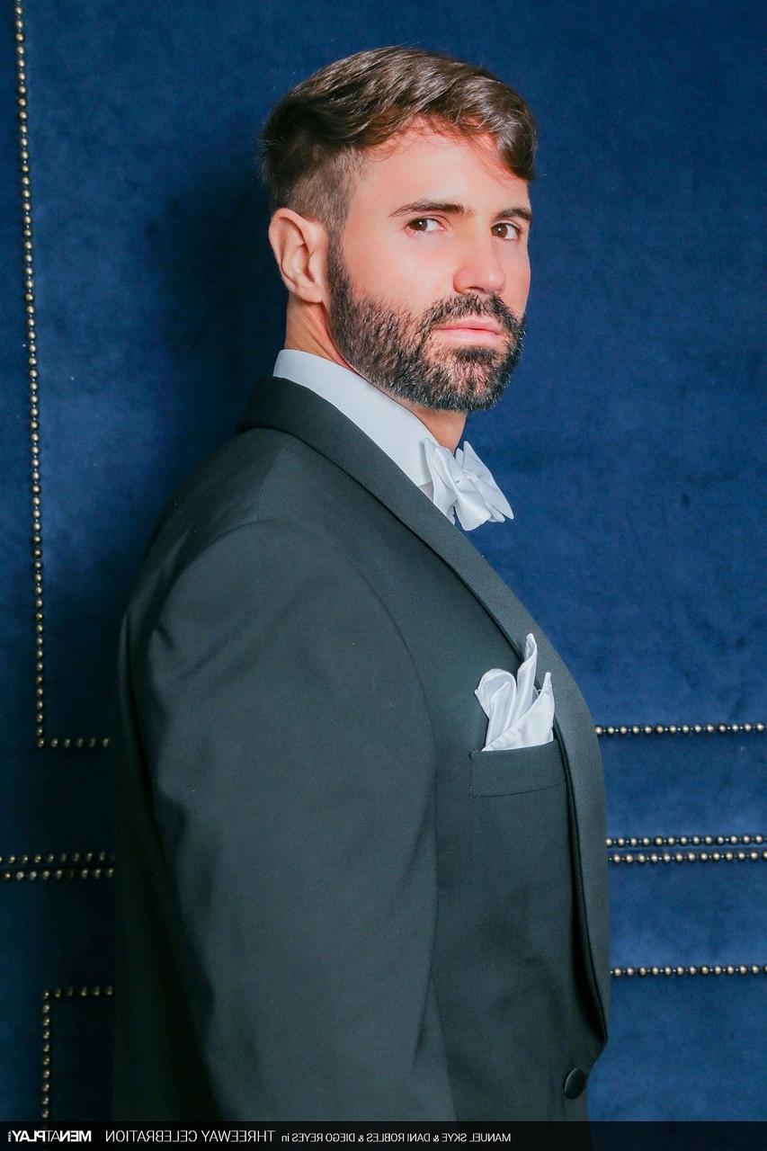 20P Homens gays pendurados Manuel Skye, Diego Reyes e Dani Robles fazem um trio anal selvagem