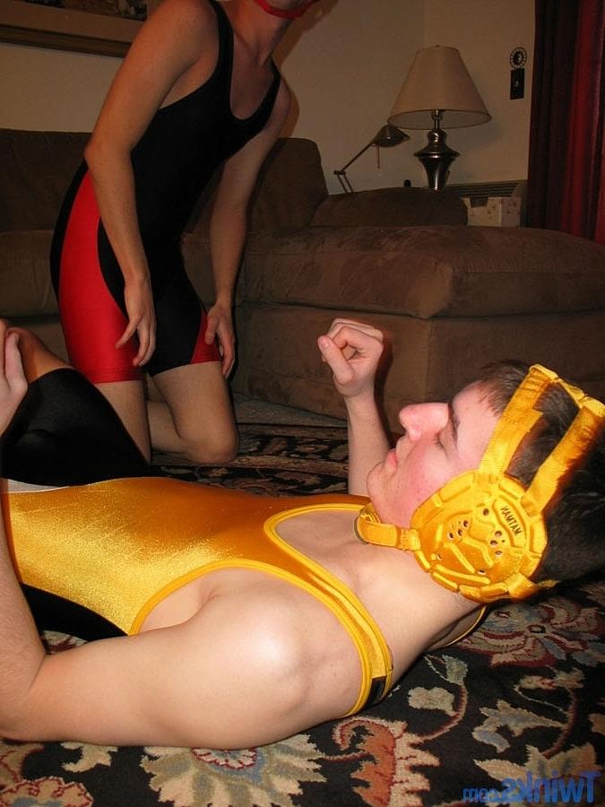 20P Gay hunks Josh G and Seth D suck and jerk each other's big dick