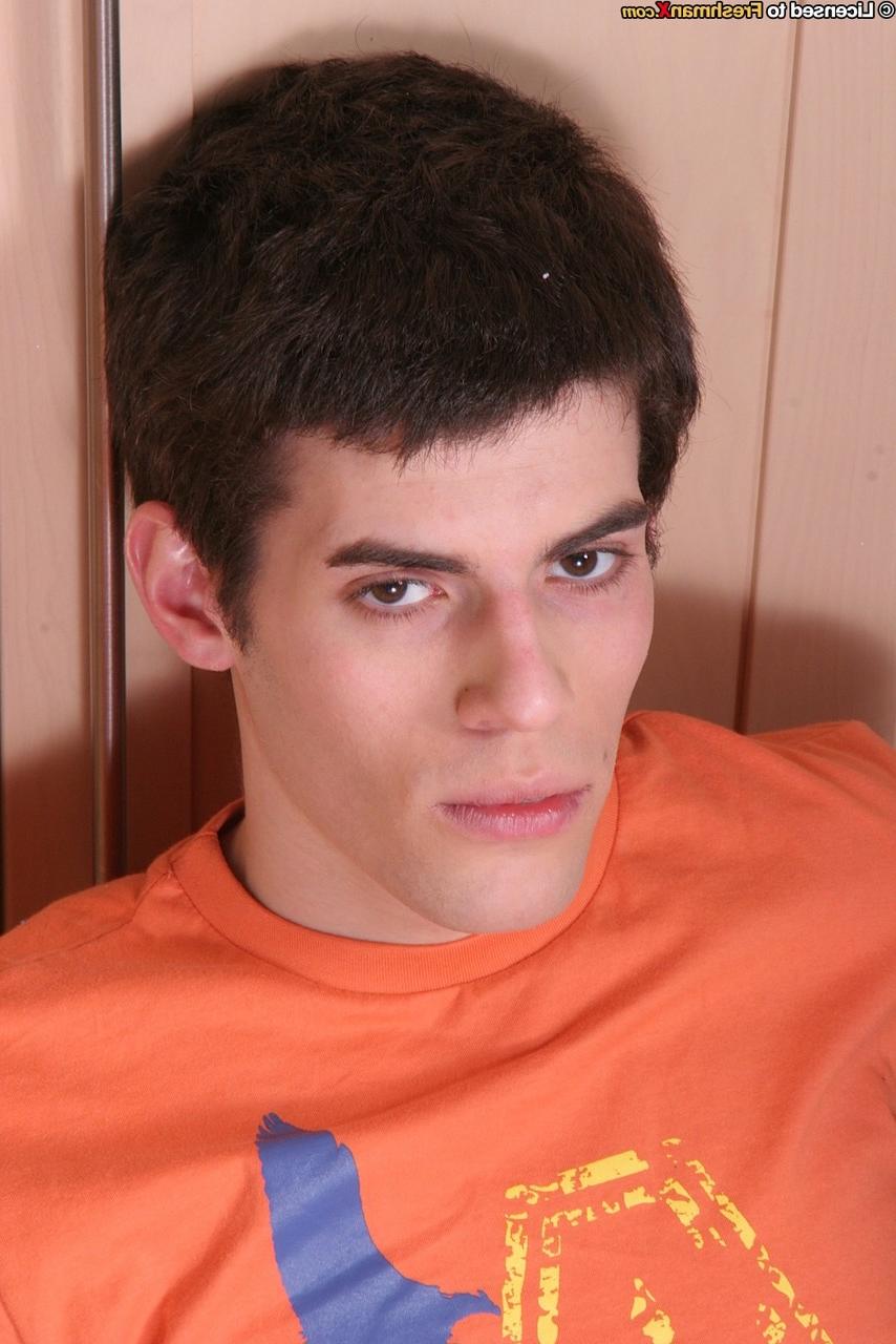 20P Gay brunette Daniel Rossi strips to his socks & masturbates on the floor