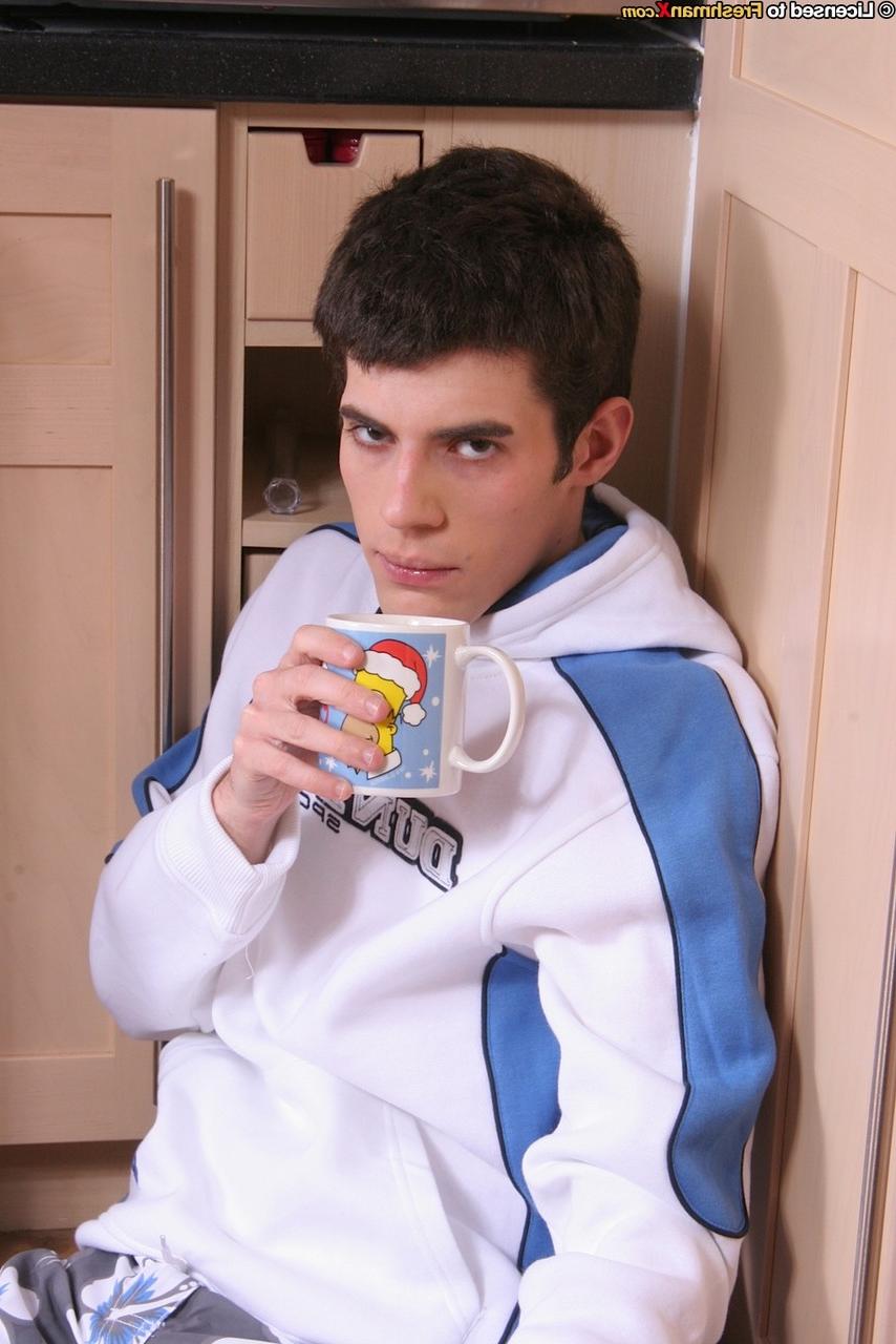 20P Gay brunette Daniel Rossi strips to his socks & masturbates on the floor