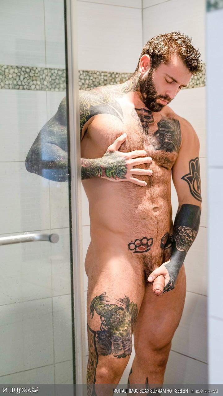 14P Gay bodybuilder Markus Kage shows off his big dick and gets analized