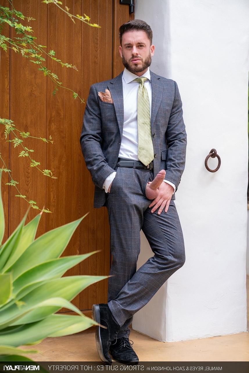 20P Empresários gays excêntricos Manuel Reyes e Zac Johnson fazendo sexo doggystyle