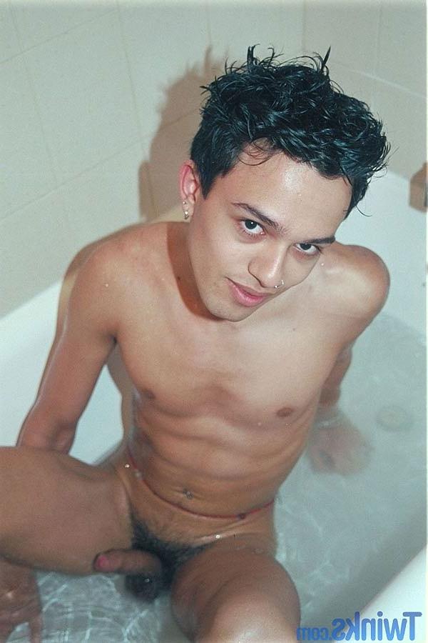20P Exotic twink Rhanni doffs his towel and toys his anus and jerks his cock