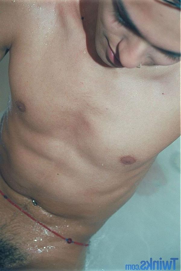 20P Exotic twink Rhanni doffs his towel and toys his anus and jerks his cock