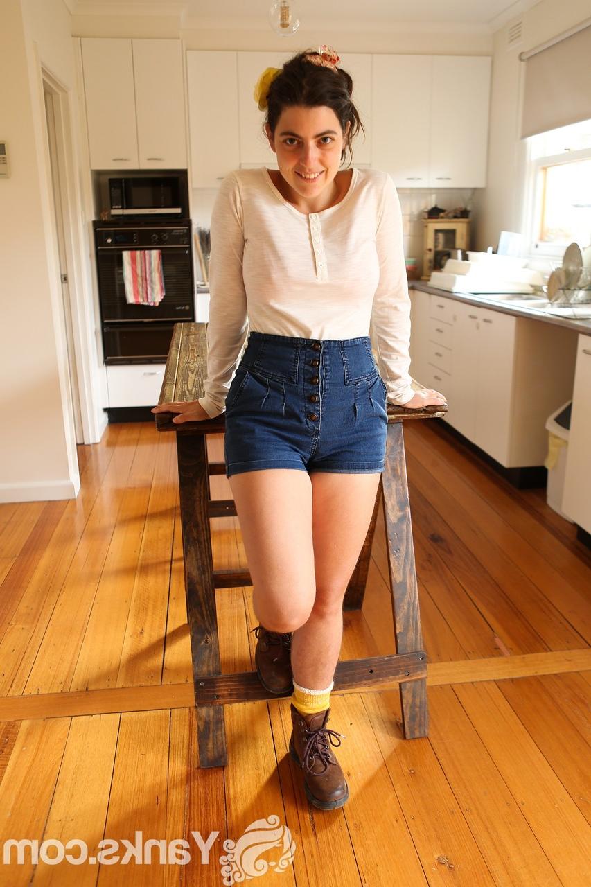 17P Natural cutie Nora is alone at home and wants to show her perfect curves