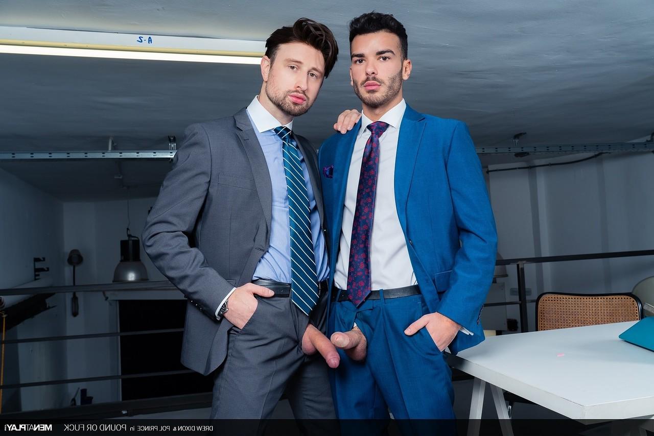 20P Los hombres gay Drew Dixon y Pol Prince tienen sexo anal y se comen el semen