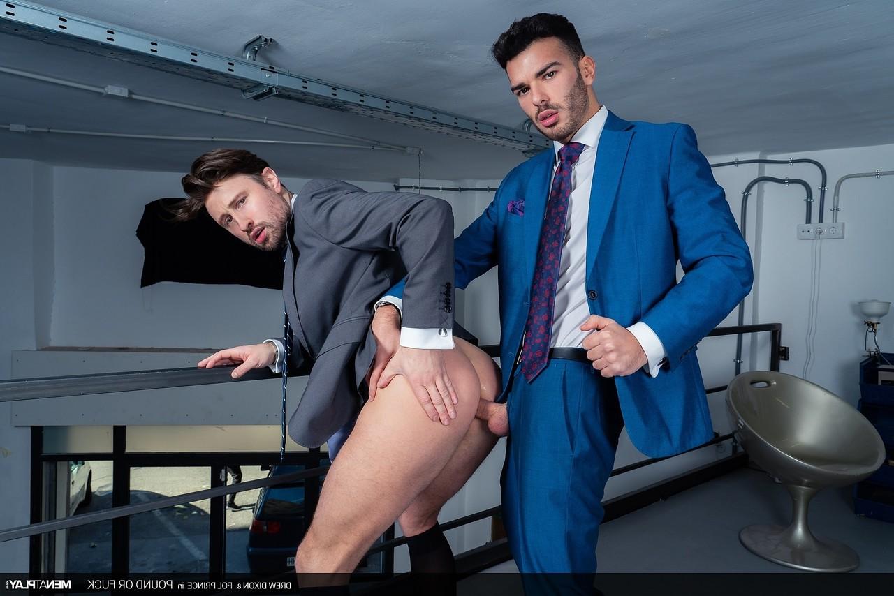 20P Los hombres gay Drew Dixon y Pol Prince tienen sexo anal y se comen el semen