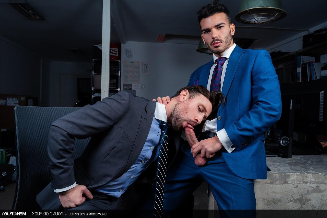 20P Los hombres gay Drew Dixon y Pol Prince tienen sexo anal y se comen el semen