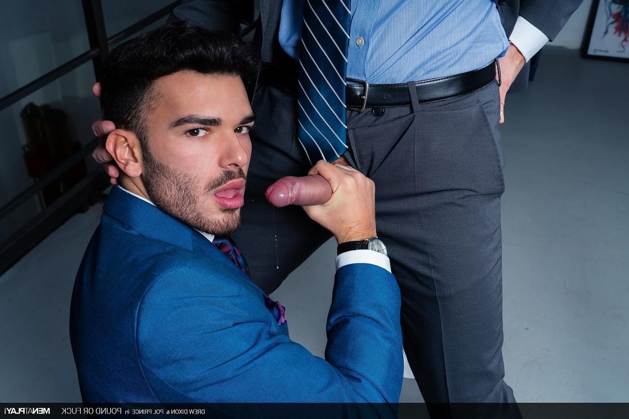 20P Los hombres gay Drew Dixon y Pol Prince tienen sexo anal y se comen el semen