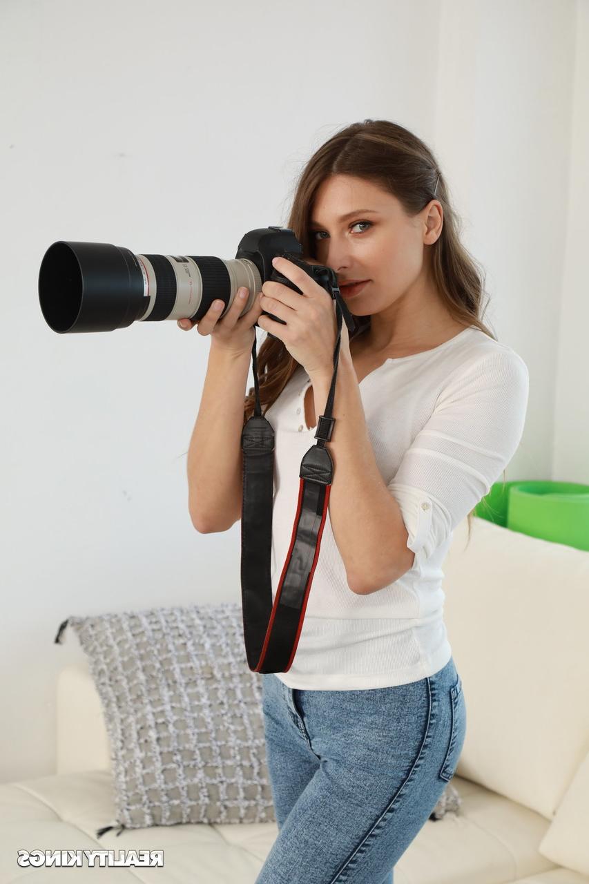 20P Fit Baby Nicols strips and makes love to her lesbian photographer Talia Mint