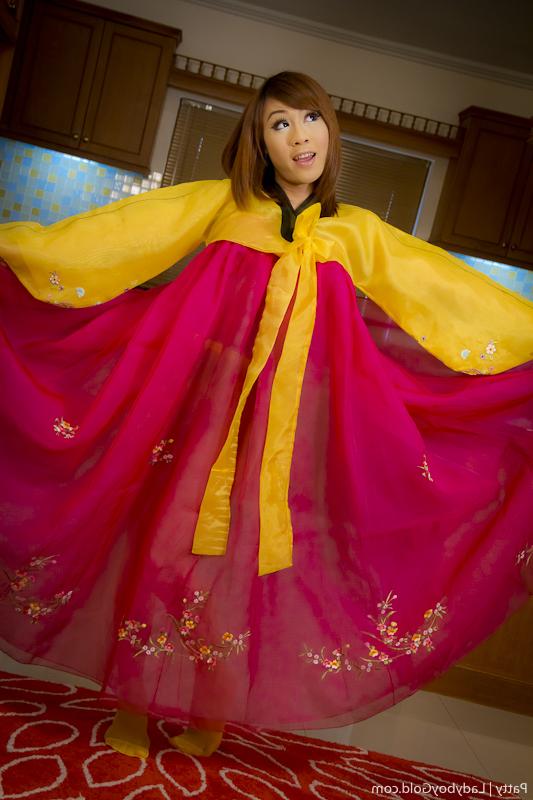 16P Ladyboy Gold avec Patty Hot Gallery