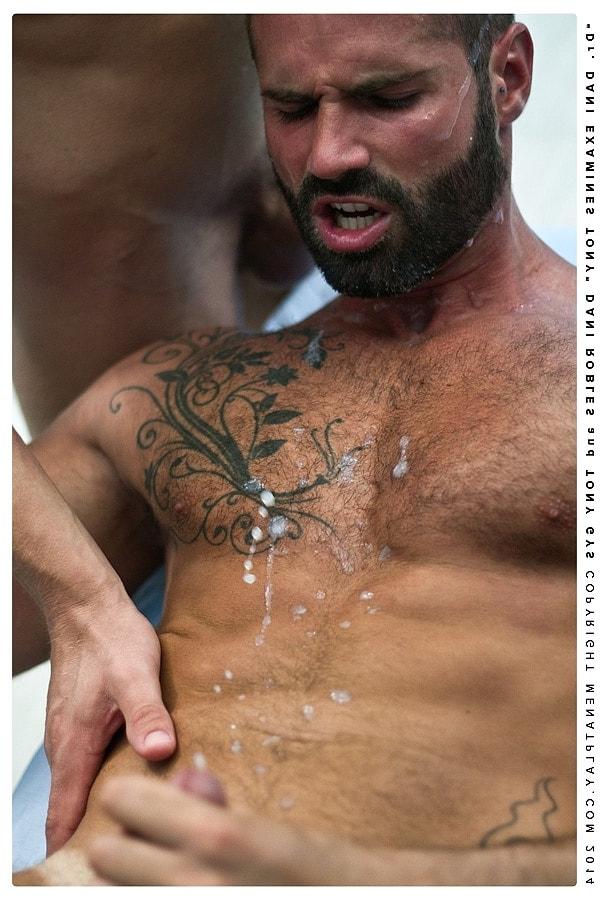 20P Gay Dr. Dani Robles examines and fucks muscular hottie Tony Gys