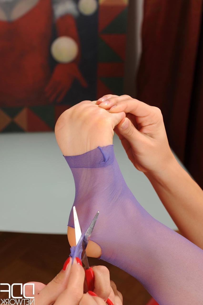 20P Jambes et pieds chauds Eve Angel, Suzie Carina