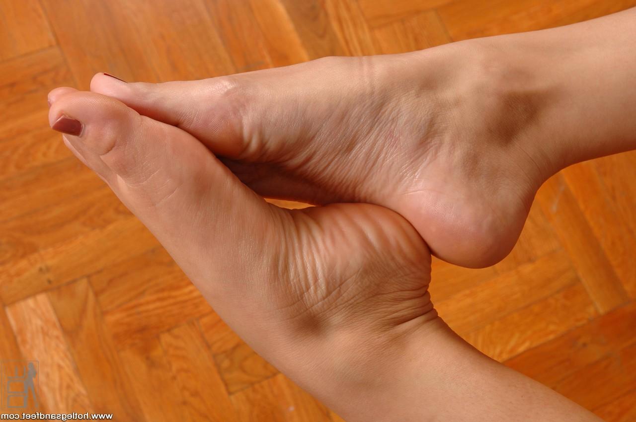 20P Hot Legs And Feet Cindy Hope, Destiny