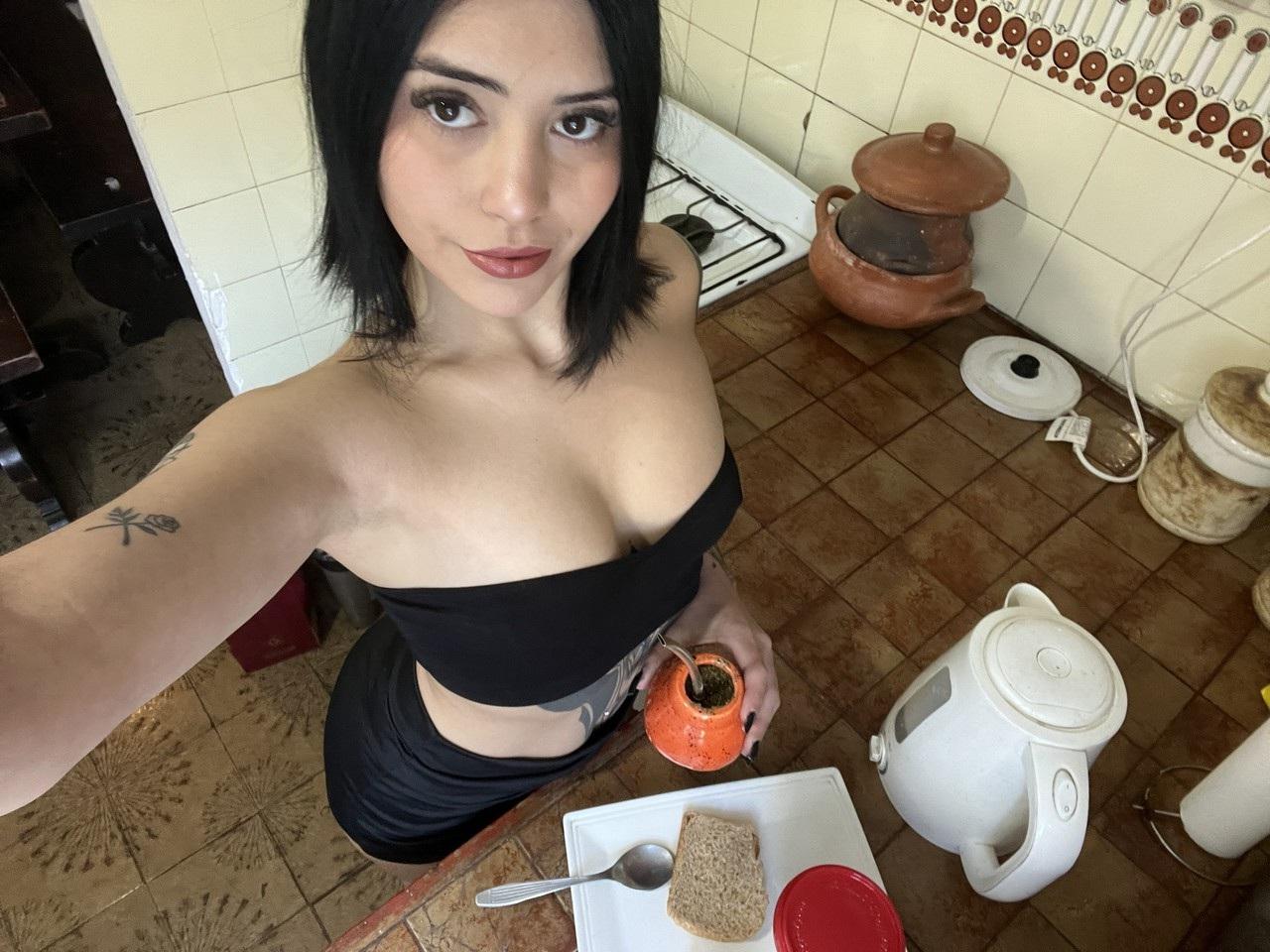 11P OnlyFans Mili Pie Mili Pie