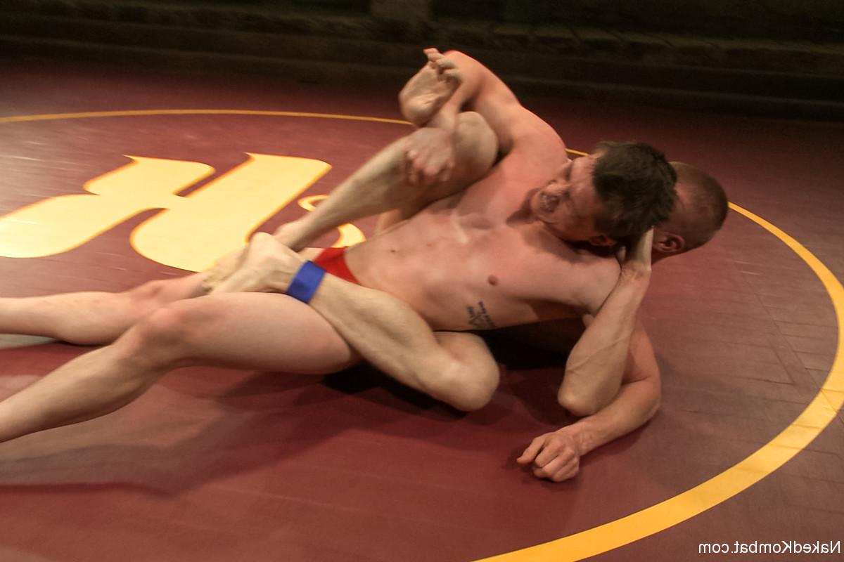 20P Kombat desnudo Blake Daniels, Will Parks