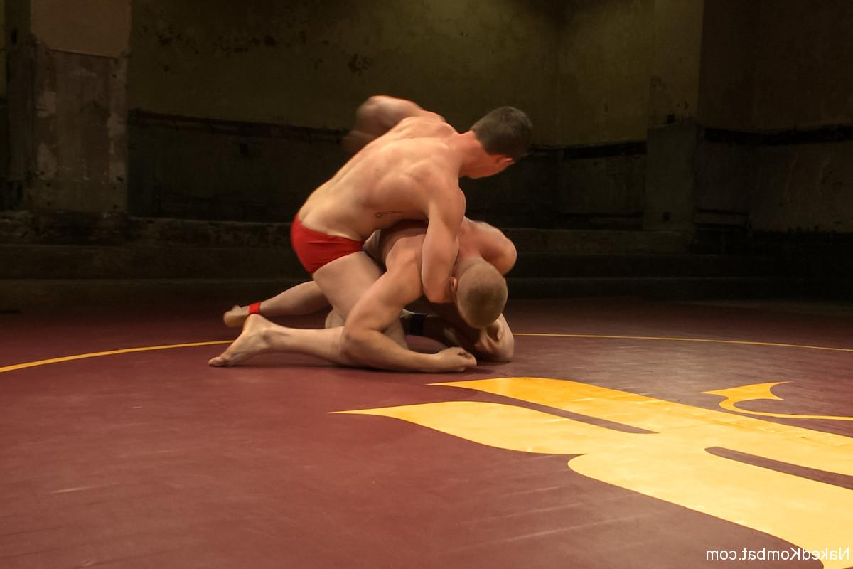 20P Kombat desnudo Blake Daniels, Will Parks