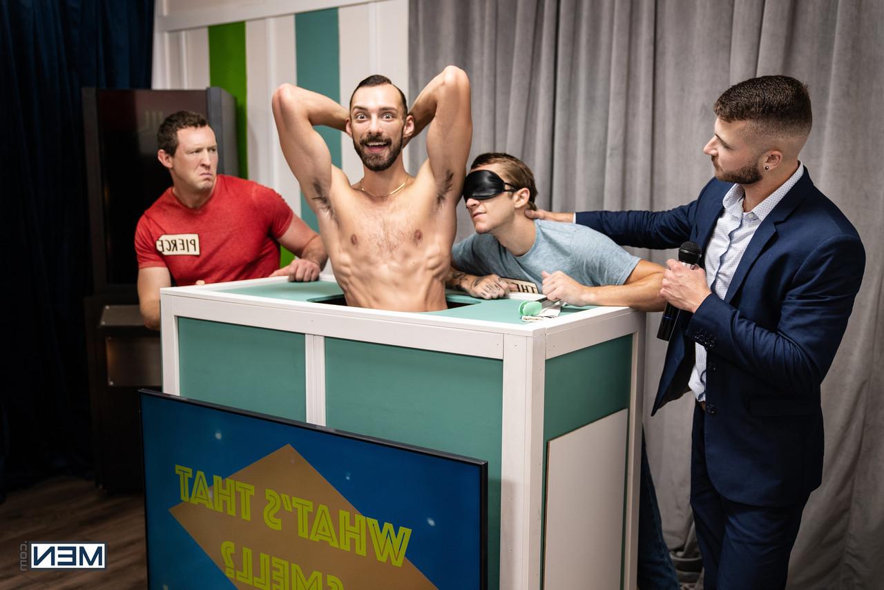 13P Hombres Com Pierce París, Theo Brady