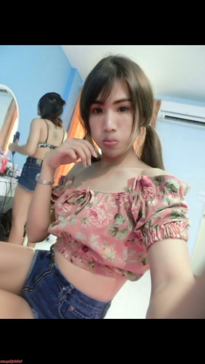 20P Hello Ladyboy 