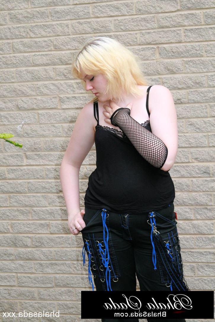 15P Chubby golden-haired MILF posing in her lovely black outfit in a solo