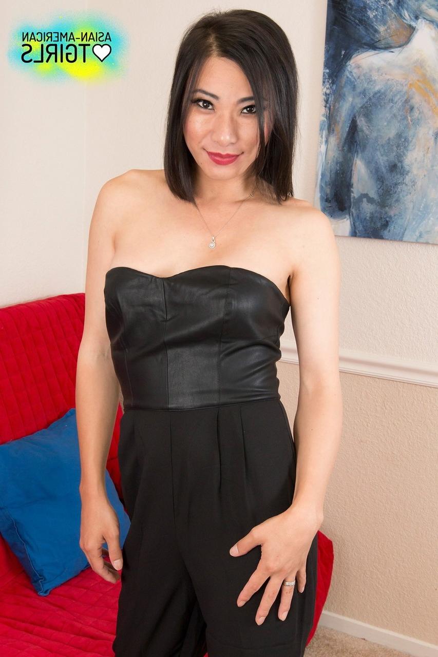 16P TGirls américaines d'origine asiatique Bora Gin