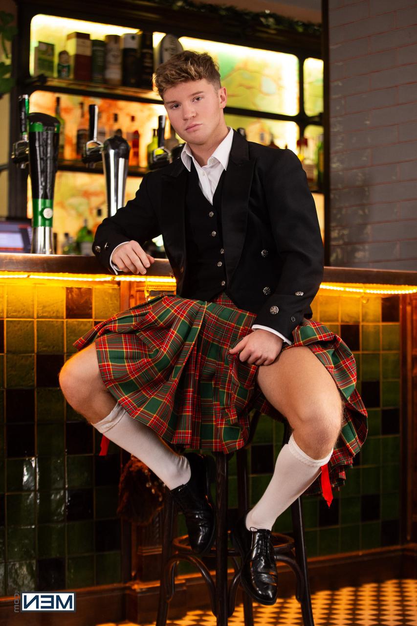 17P Homens Com Paddy OBrian, Dean Young