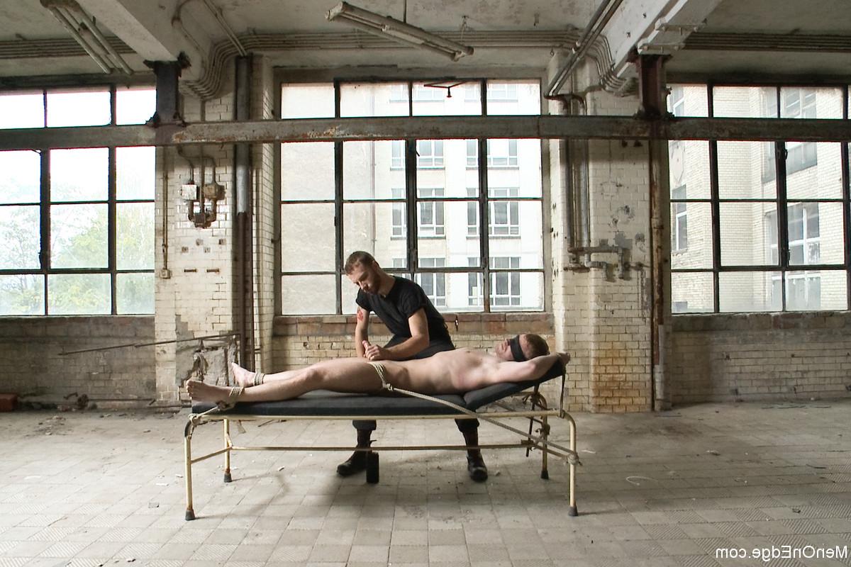 20P Men On Edge Marco Schwarz