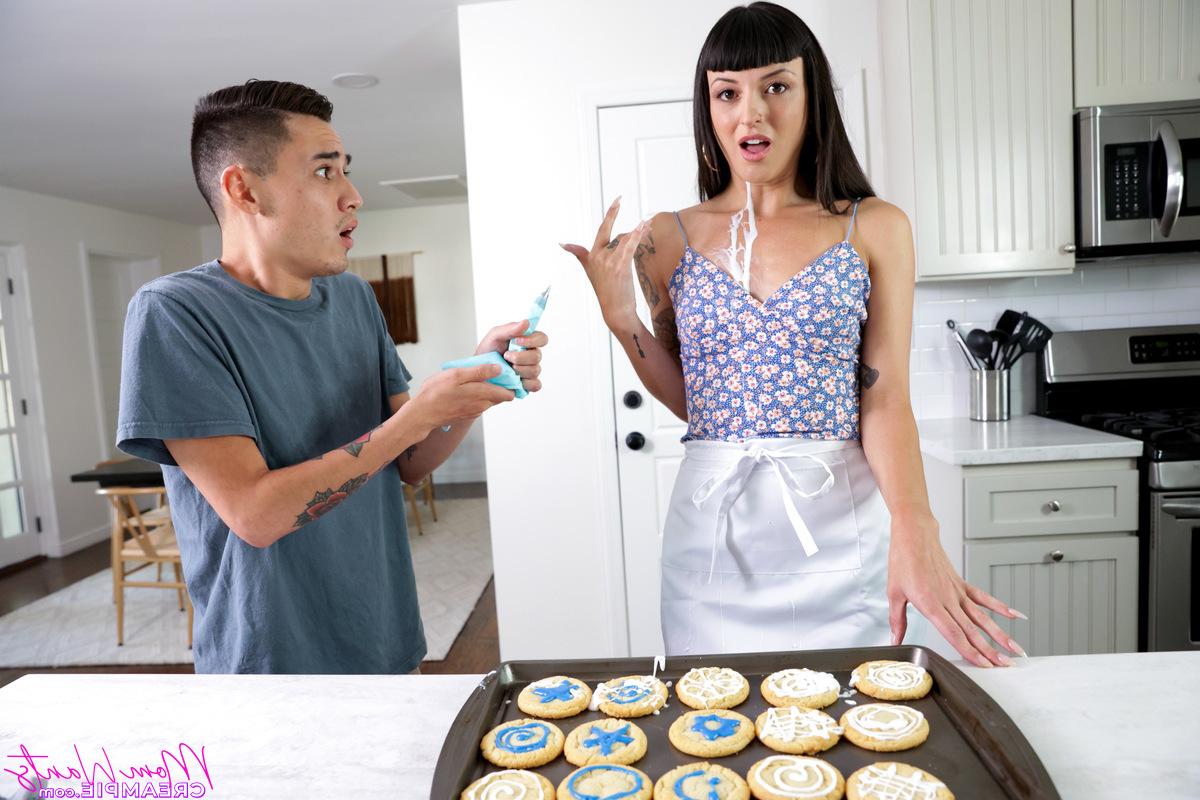 16P Tall MILF Charlie Valentine seduces and bangs a young boy while baking cookies