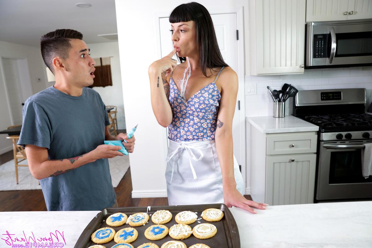 16P Tall MILF Charlie Valentine seduces and bangs a young boy while baking cookies