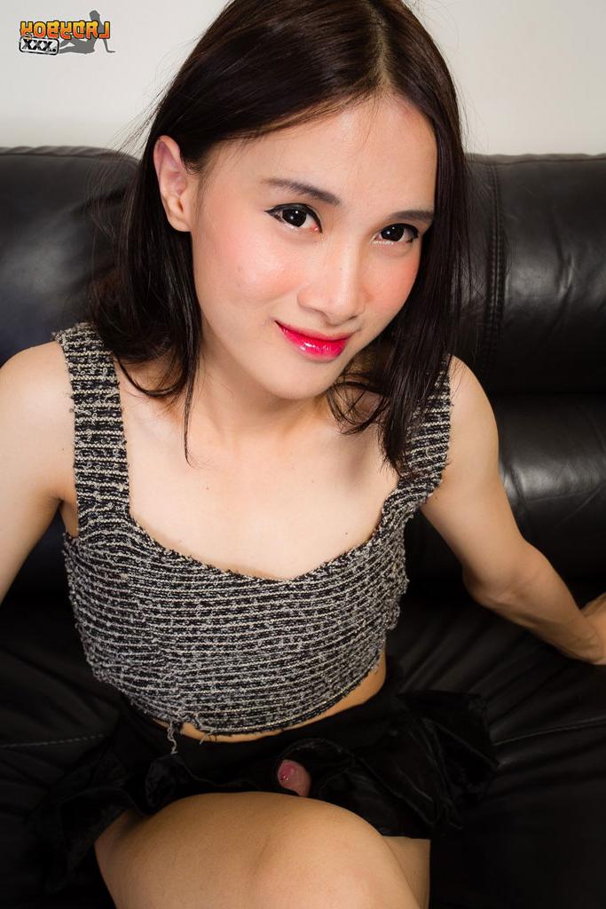 15P Ladyboy XXX featuring Pooh セックス画像