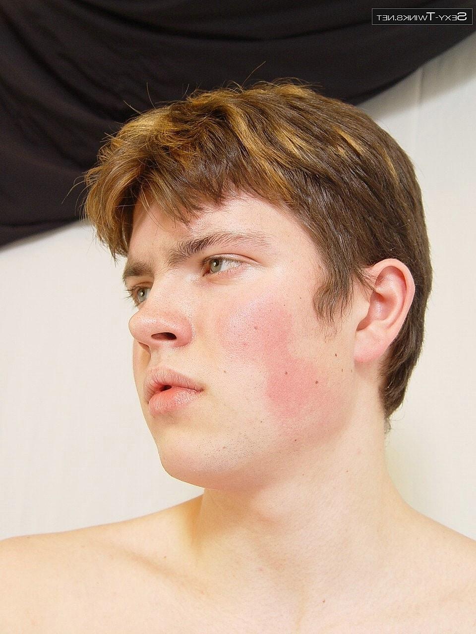 20P Pretty twink Lexus strips, shows his lean body and rubs his boner