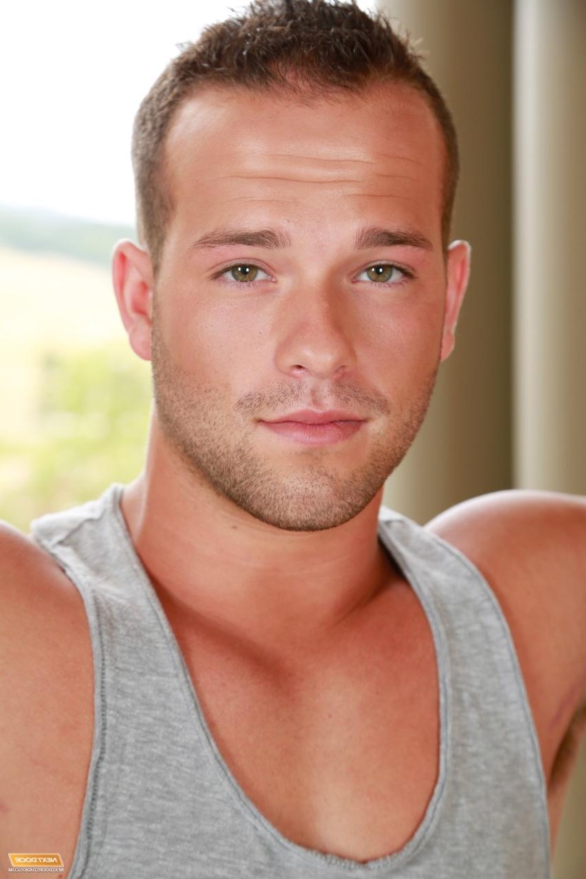 20P Gay hunk Luke Adams has hardcore anal sex with a good-looking firefighter