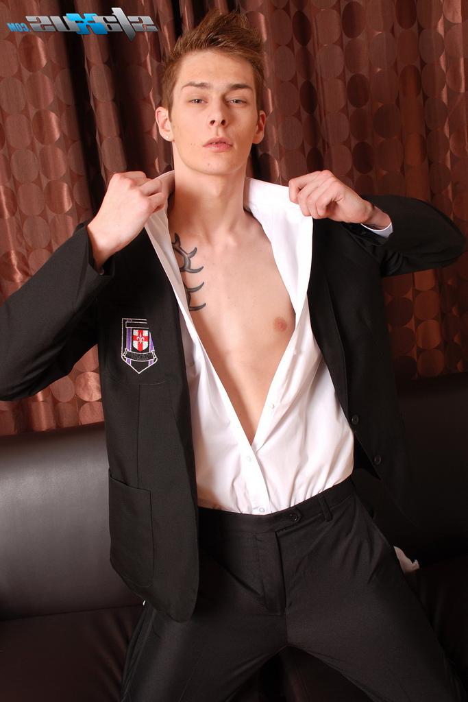 20P Gay schoolboys Connor Levi & McKenzie Cross enjoy some doggystyle anal sex