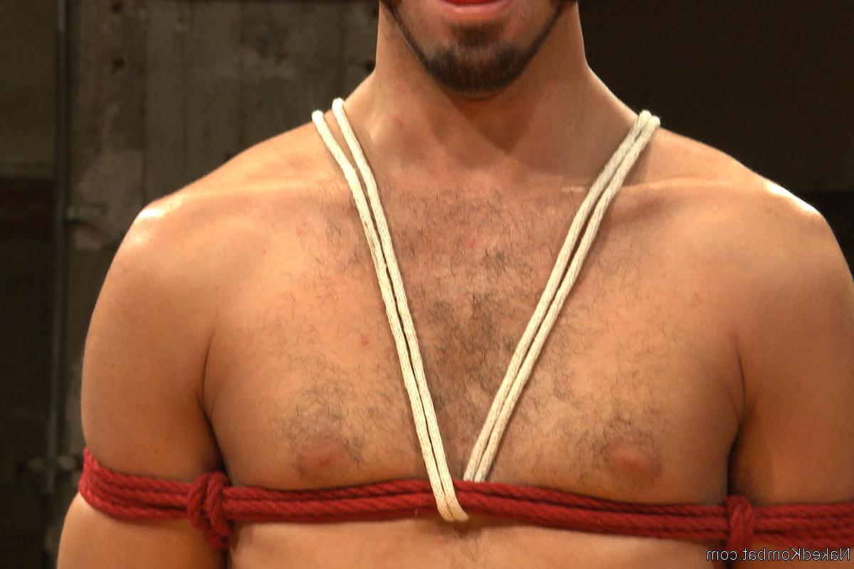 20P Naked Kombat コンラッド・ローガン、ウィル・パークス