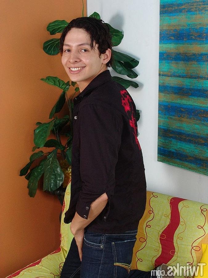 20P Hot twink Federico P shows his erect dick up close while fully naked