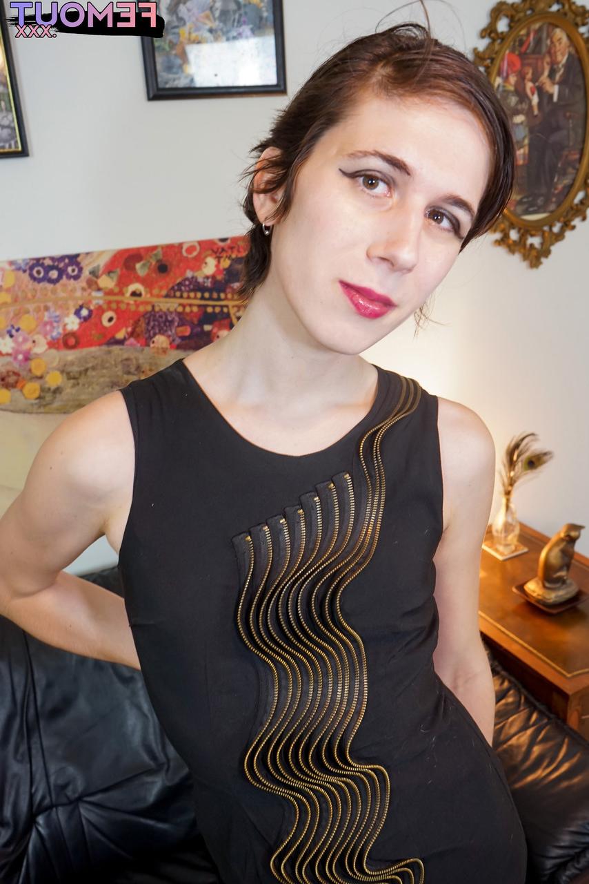 16P Femout XXX Sophie Ladder