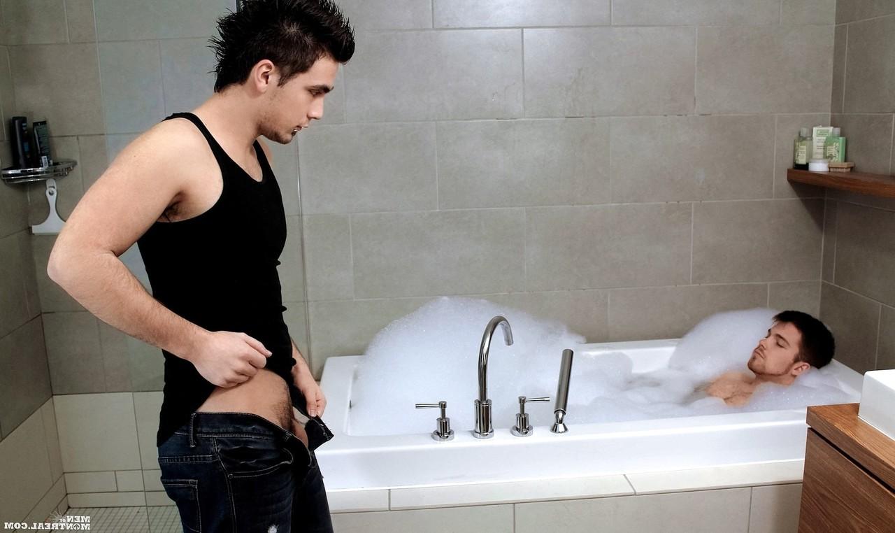 15P El gay caliente Liam Haris y su pareja se chupan y tienen sexo anal