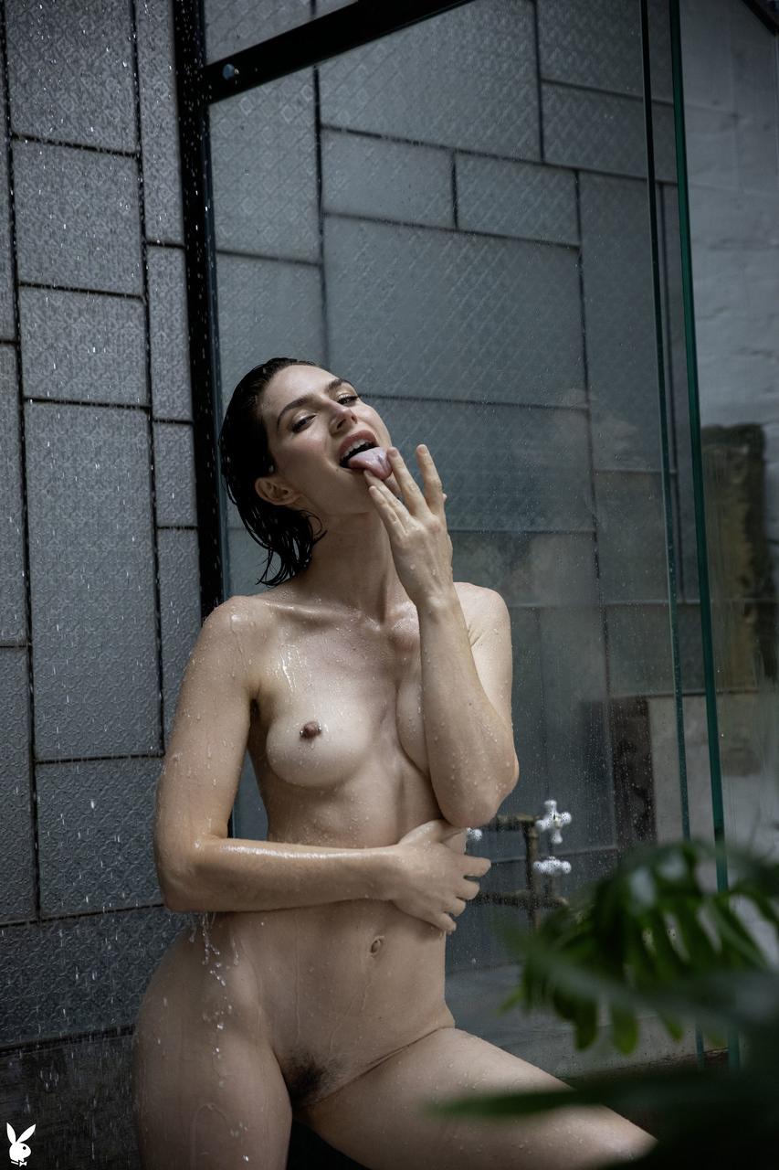 20P Lindas garotas exibem seus lindos peitos em uma compilação sexy de IR