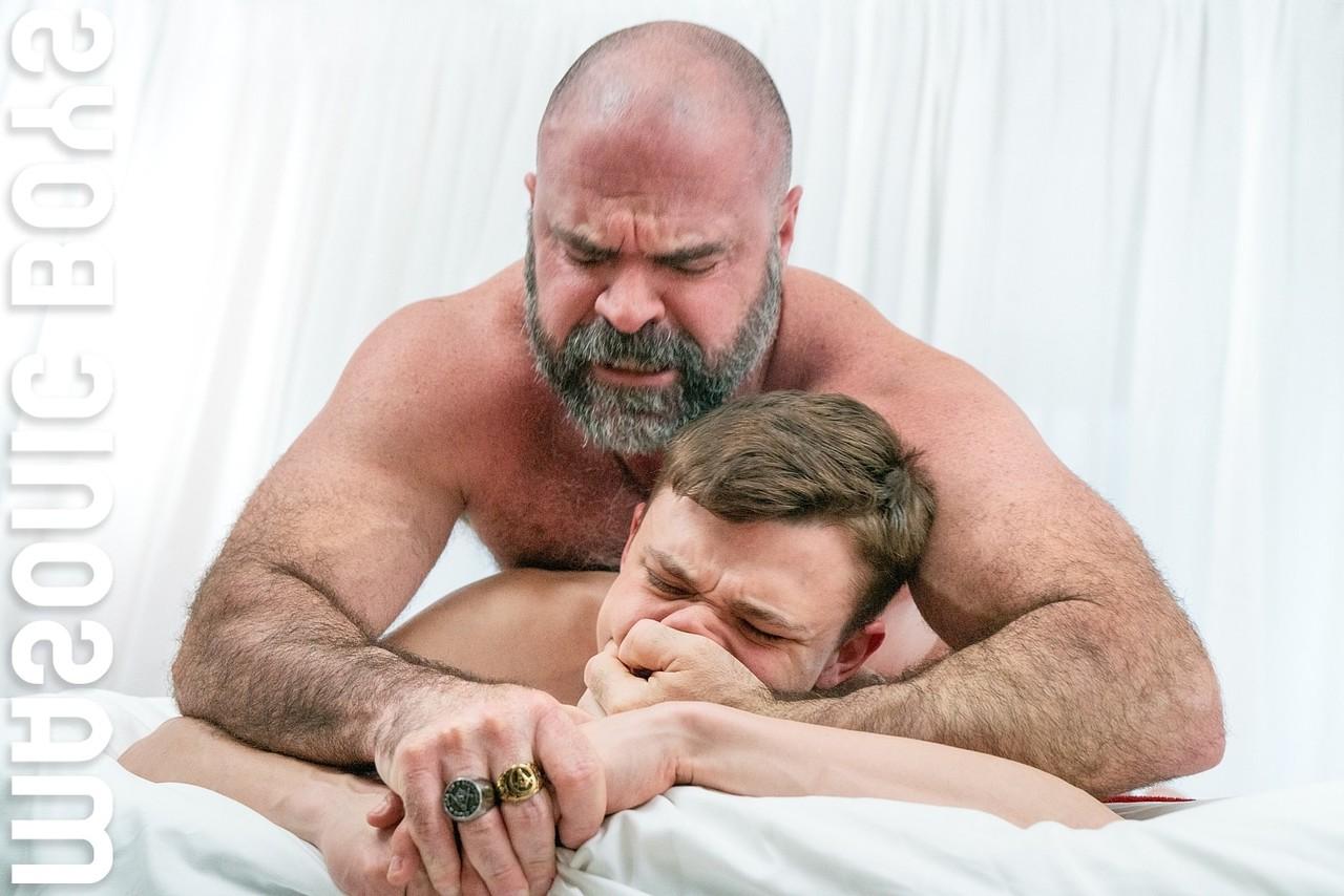 20P Twink Young getting his mouth and asshole fucked by gay Grandmaster Angus